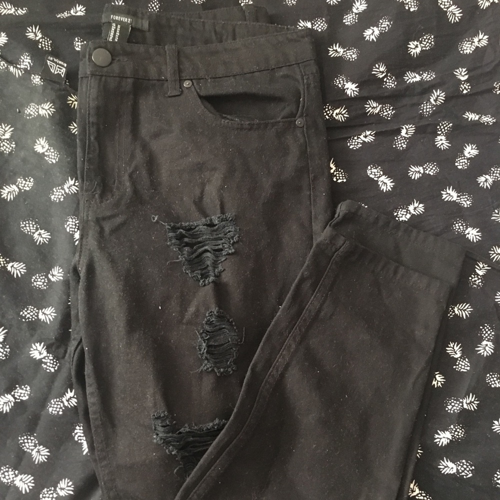 Distressed Boyfriend Jeans. Never worn.